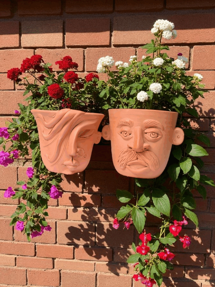 Thakur (Banna) Faced Planter - Image 1